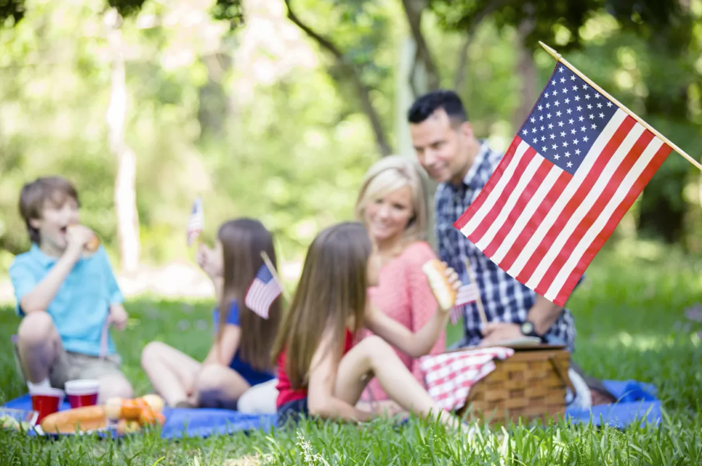 You are currently viewing 15 Labor Day Activities for Families That Are Fun & Memorable